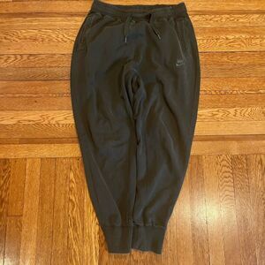 modern nike‎ pants